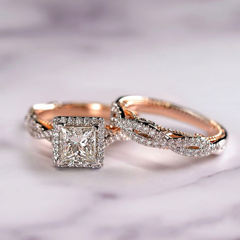Gouden ringenset met princess-geslepen zirkonia en gevlochten band