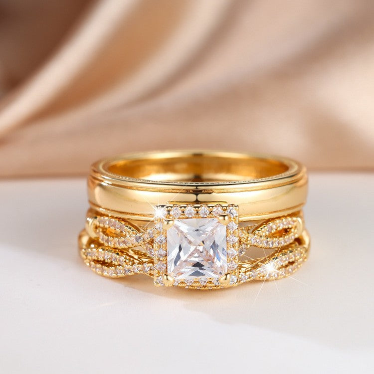 Gouden ringenset met princess-geslepen zirkonia en gevlochten band