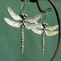Zilveren bohemian oorbellen met libelle