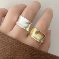 Zilveren brede verstelbare ring met golvend ontwerp