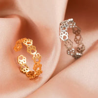 Zilveren ring met hondenpootjes