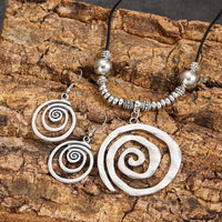 Zilveren bohemian spiraal set met ketting en oorbellen
