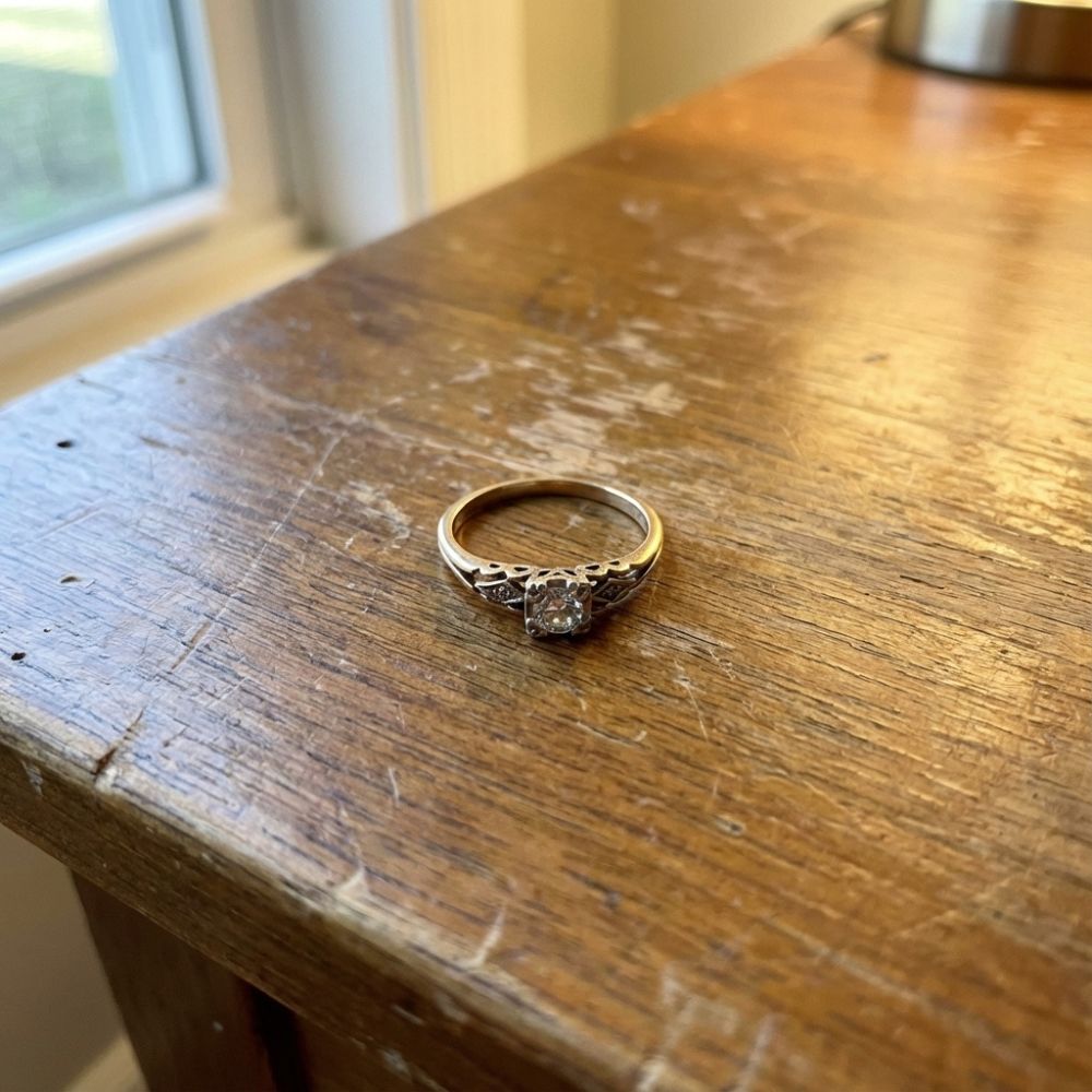 Vintage gouden solitairring met zirkonia