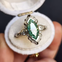 Zilveren vintage ring met groene marquise edelsteen