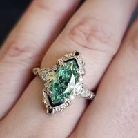 Zilveren vintage ring met groene marquise edelsteen