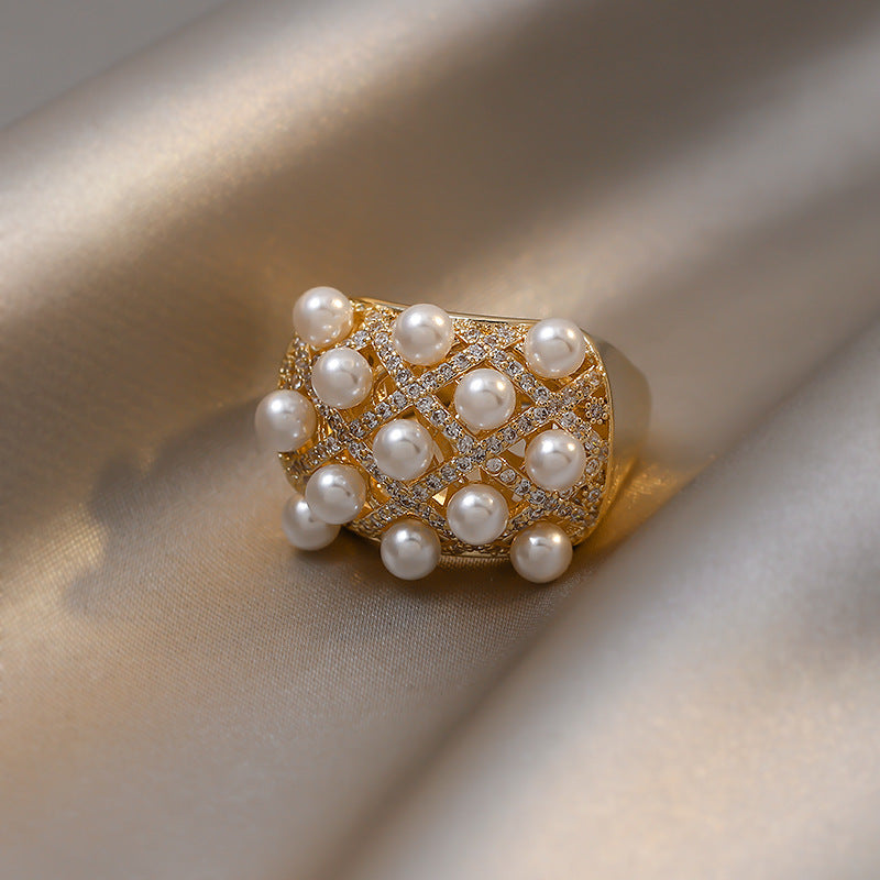 Gouden ring met parels en zirkonia