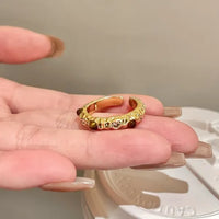Gouden ring met tijgeroog en zirkonia