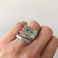 Zilveren ring met lichtblauwe aquamarijn en diamanten