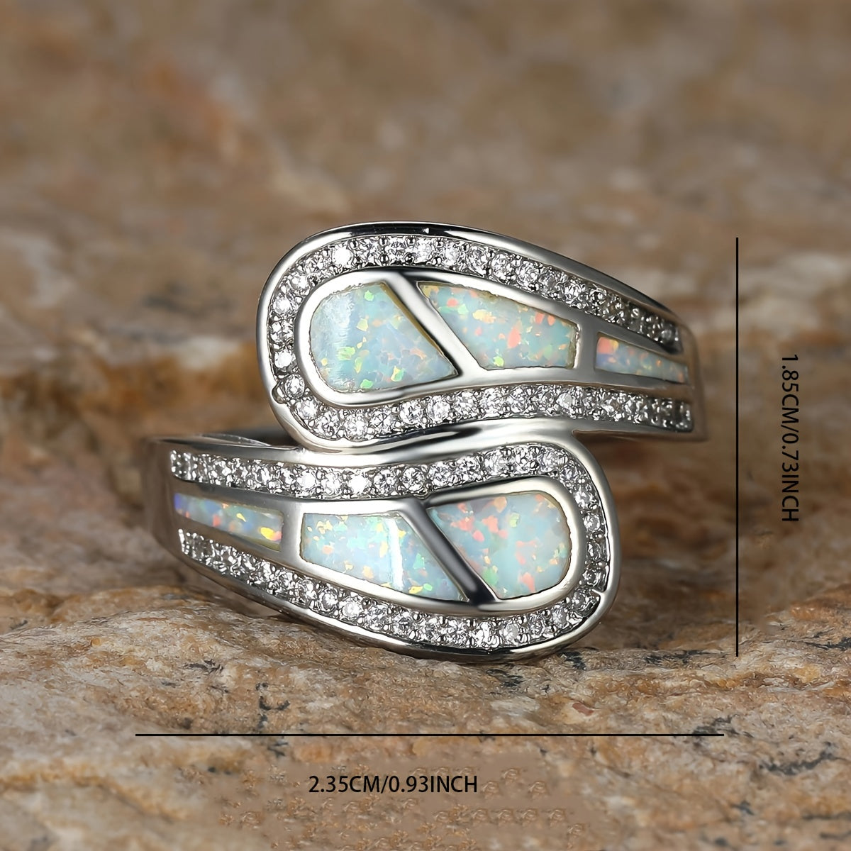 Zilveren ring met witte opaal en zirkonia