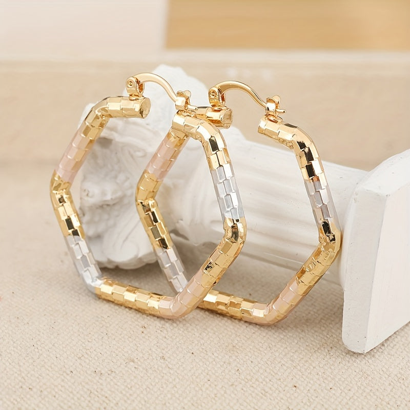 Driekleurige gouden creolen met diamantgeslepen patroon