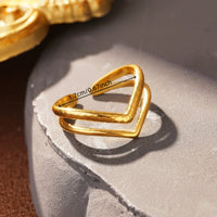 Gouden verstelbare ring met V-design