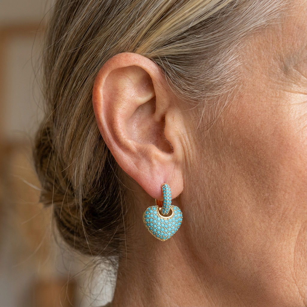 Gouden hart-oorbellen met turquoise pavé