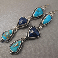 Zilveren oorbellen met turquoise en lapis druppels