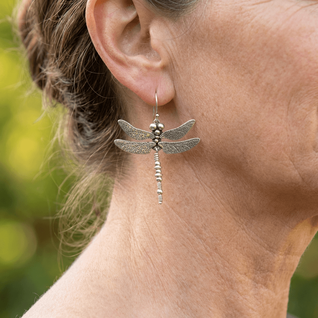 Zilveren bohemian oorbellen met libelle