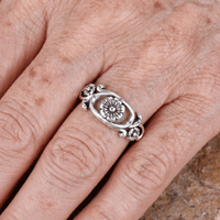 Zilveren vintage ring met bloemmotief