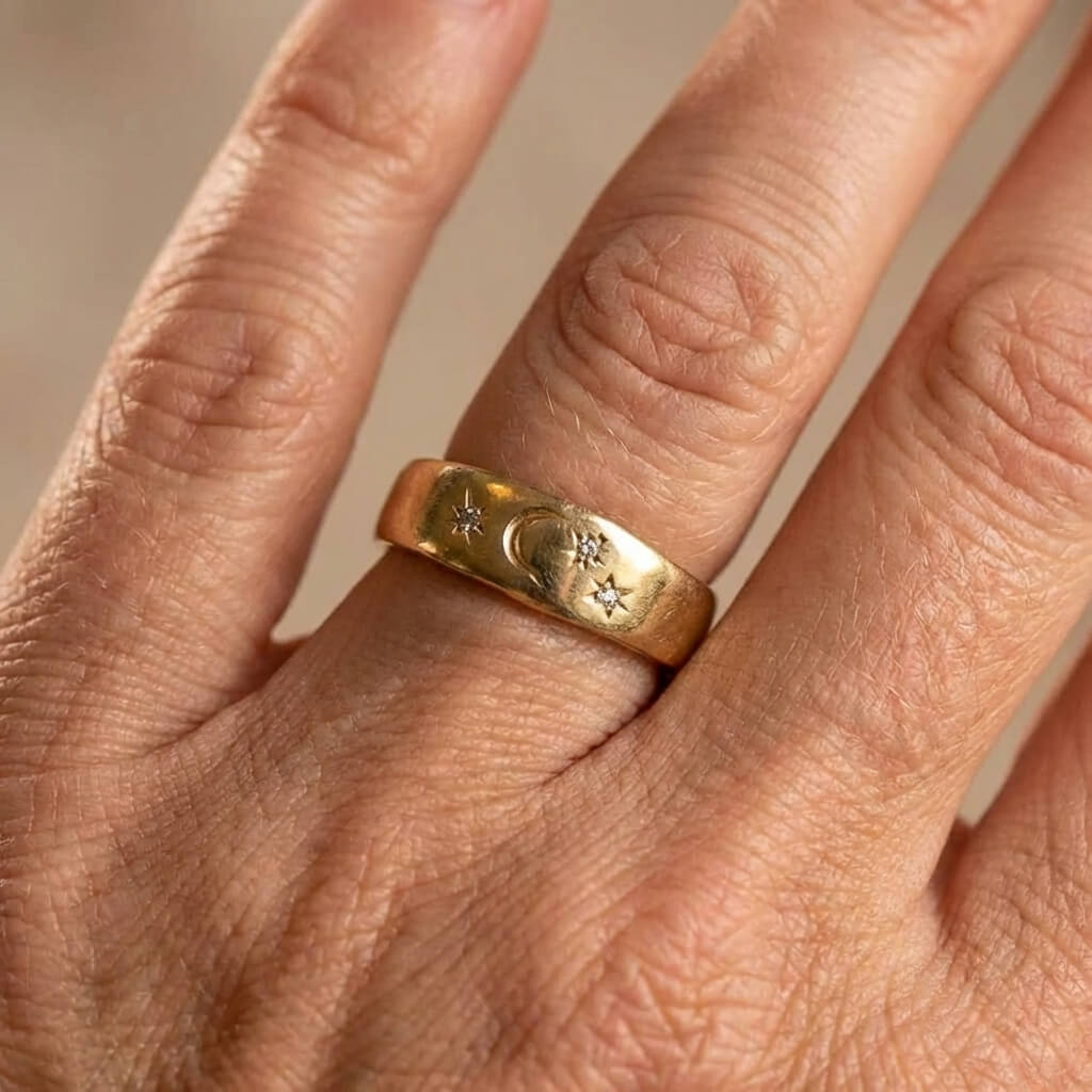 Gouden vintage ring met parels en bladmotief
