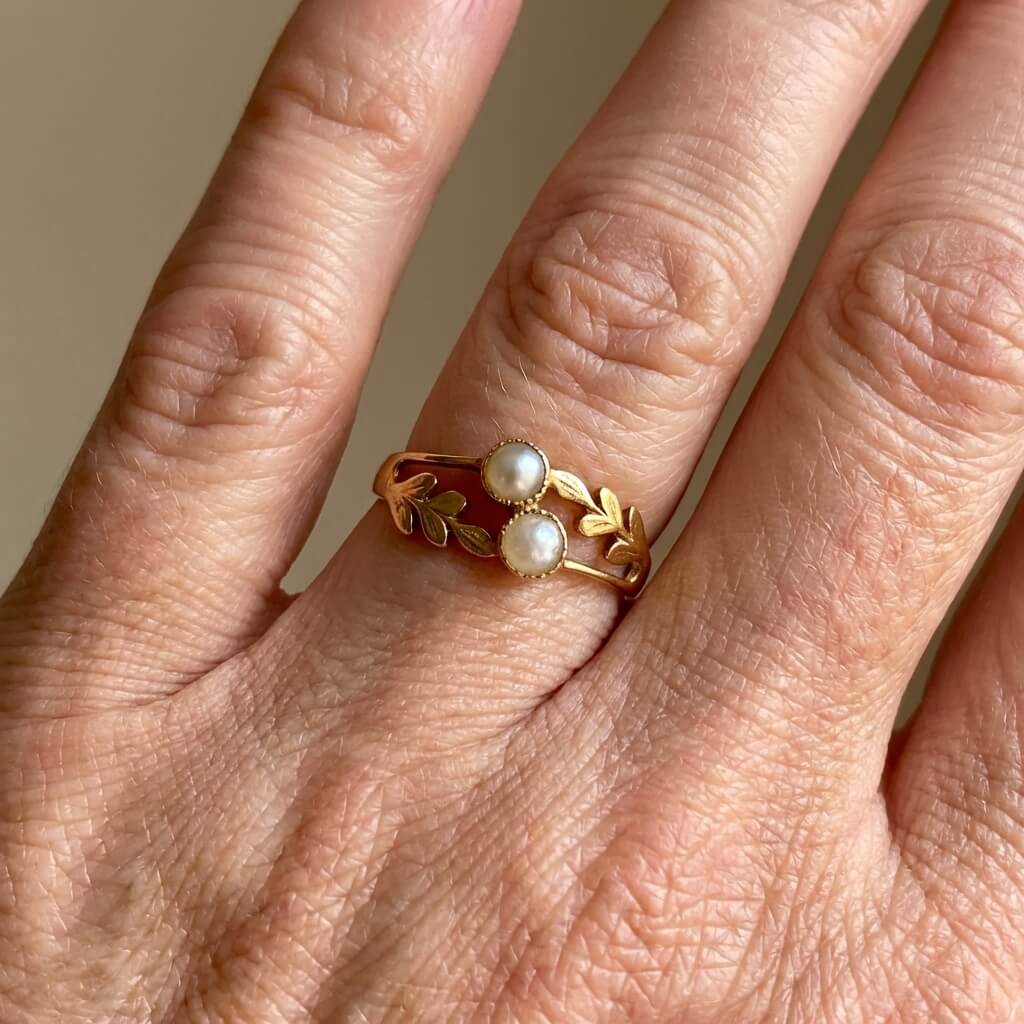 Gouden ring met maan- en stermotief en zirkonia