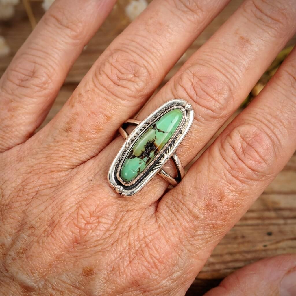 Zilveren bohemian ring met ovale groene turquoise