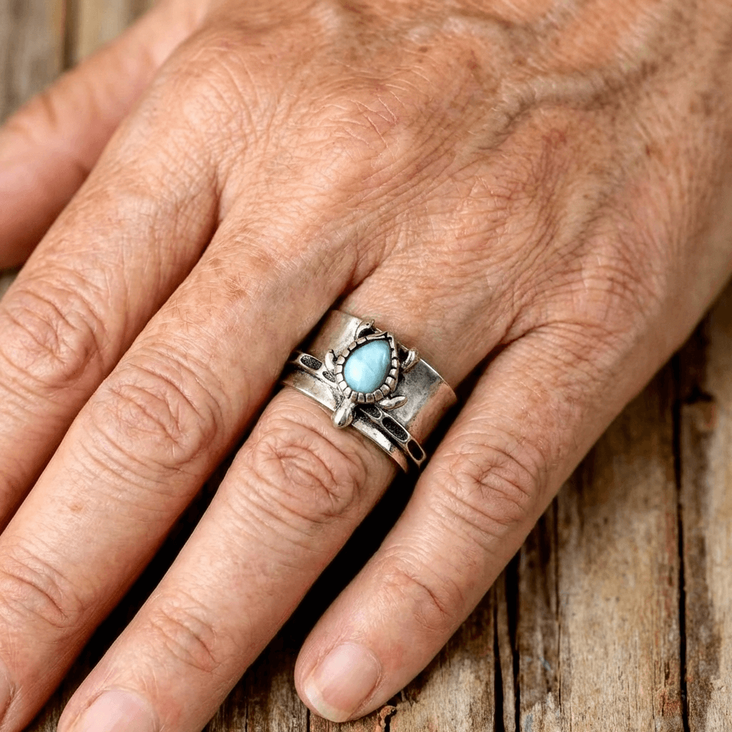 Zilveren brede ring met schildpad en larimar