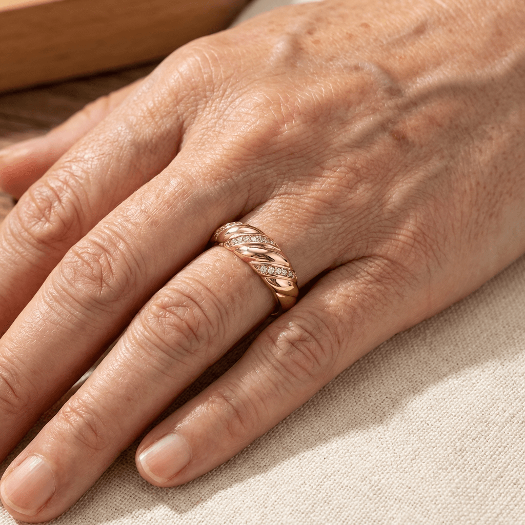Roségouden gedraaide ring met zirkonia