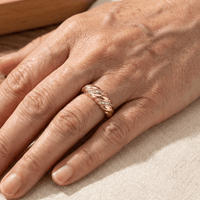 Roségouden gedraaide ring met zirkonia