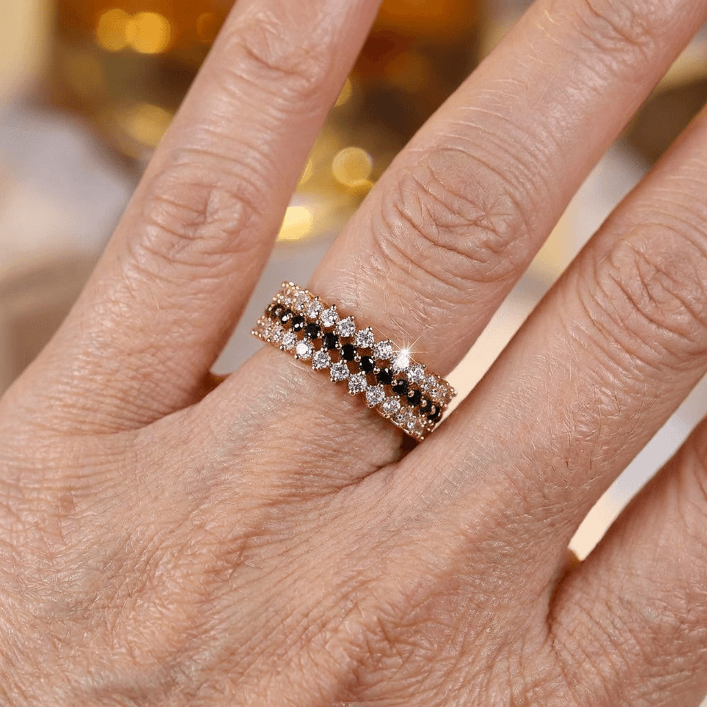 Roségouden eternity ring met zwarte en witte zirkonia