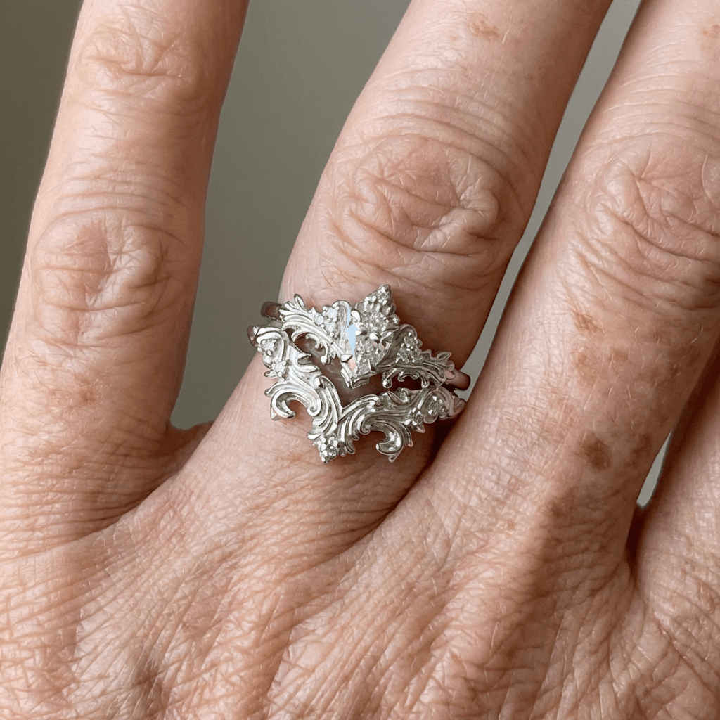 Zilveren barok kroonring met zirkonia