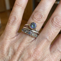 Zilveren ring met mystieke regenboog edelstenen