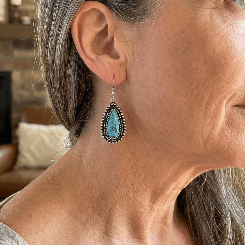 Zilveren bohemian oorbellen met druppel turquoise