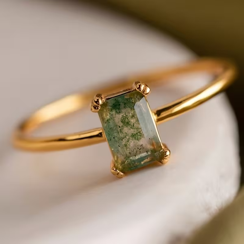 Gouden ring met groene mosagaat