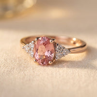 Roségouden ring met ovale roze edelsteen