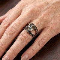 Vintage goudkleurige ring met grijs kristal