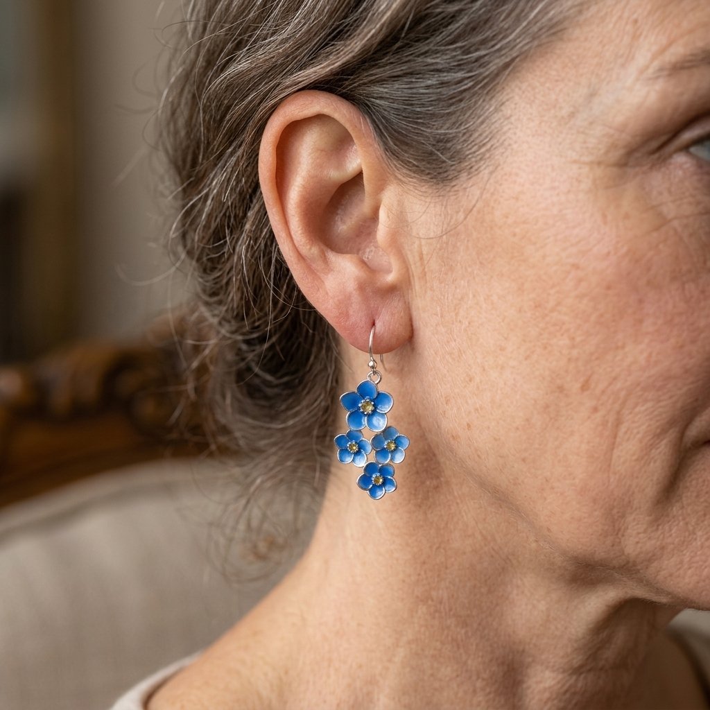 Zilveren oorbellen met blauwe emaille bloemen