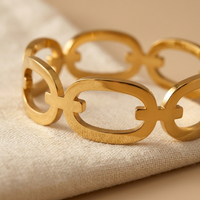 Gouden ring met open ovale schakels