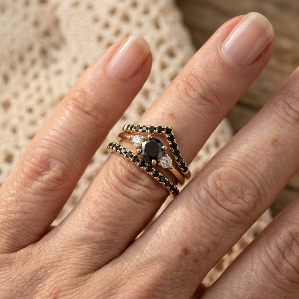 Gouden ringenset met zwarte zirkonia
