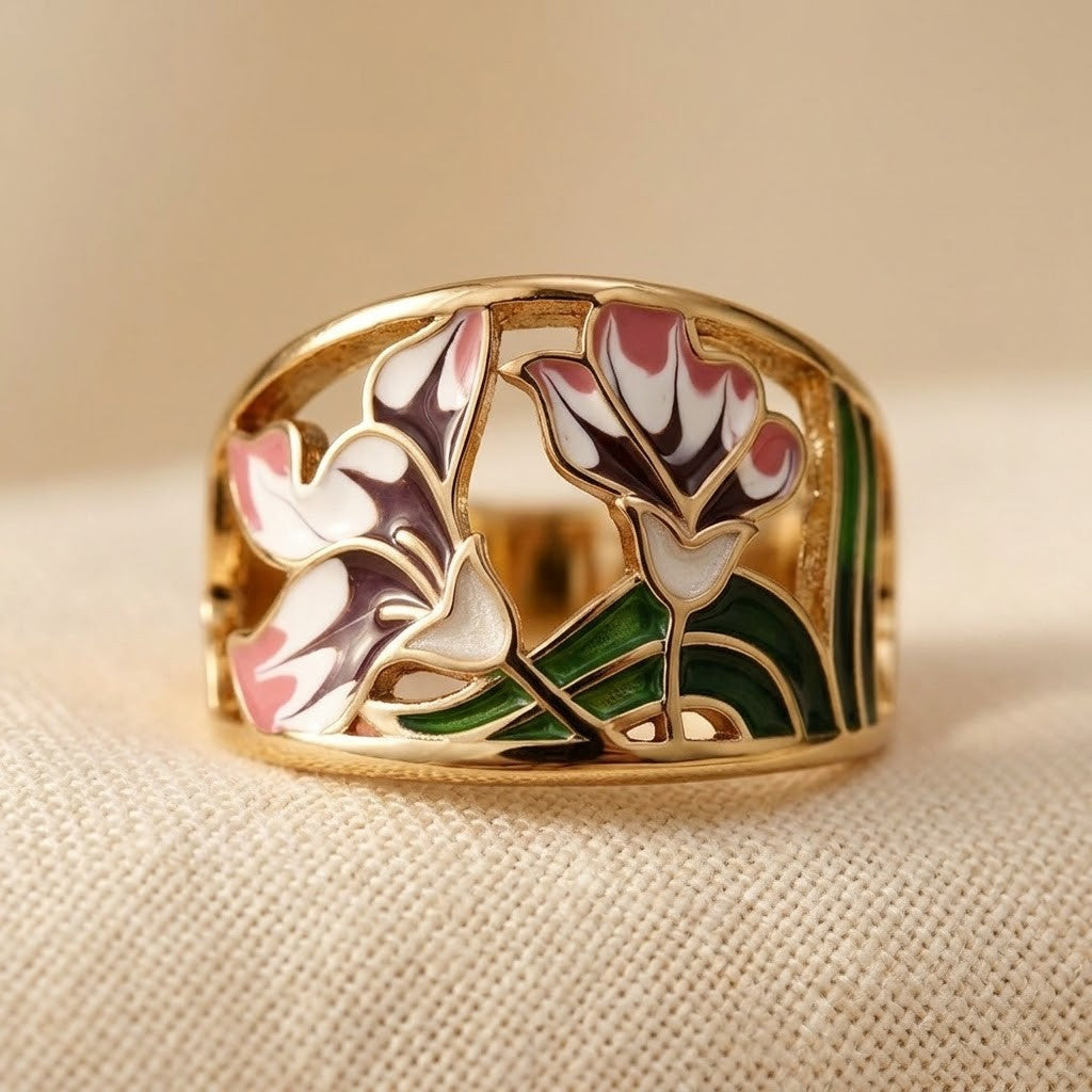 Gouden brede emaille ring met bloemen