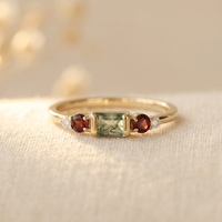 Gouden vintage ring met mosagaat en granaten