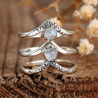 Zilveren bohemian ring met dubbele chevron en maanstenen
