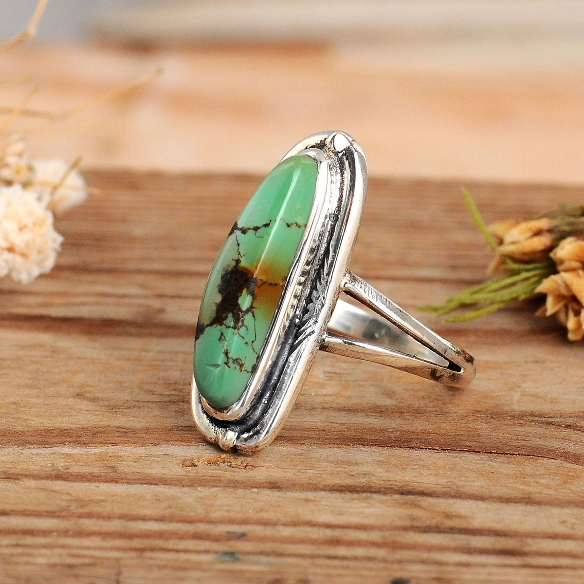 Zilveren bohemian ring met ovale groene turquoise