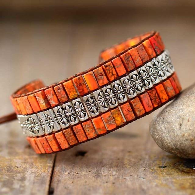 Boho leren armband met turquoise tegels en bloemband